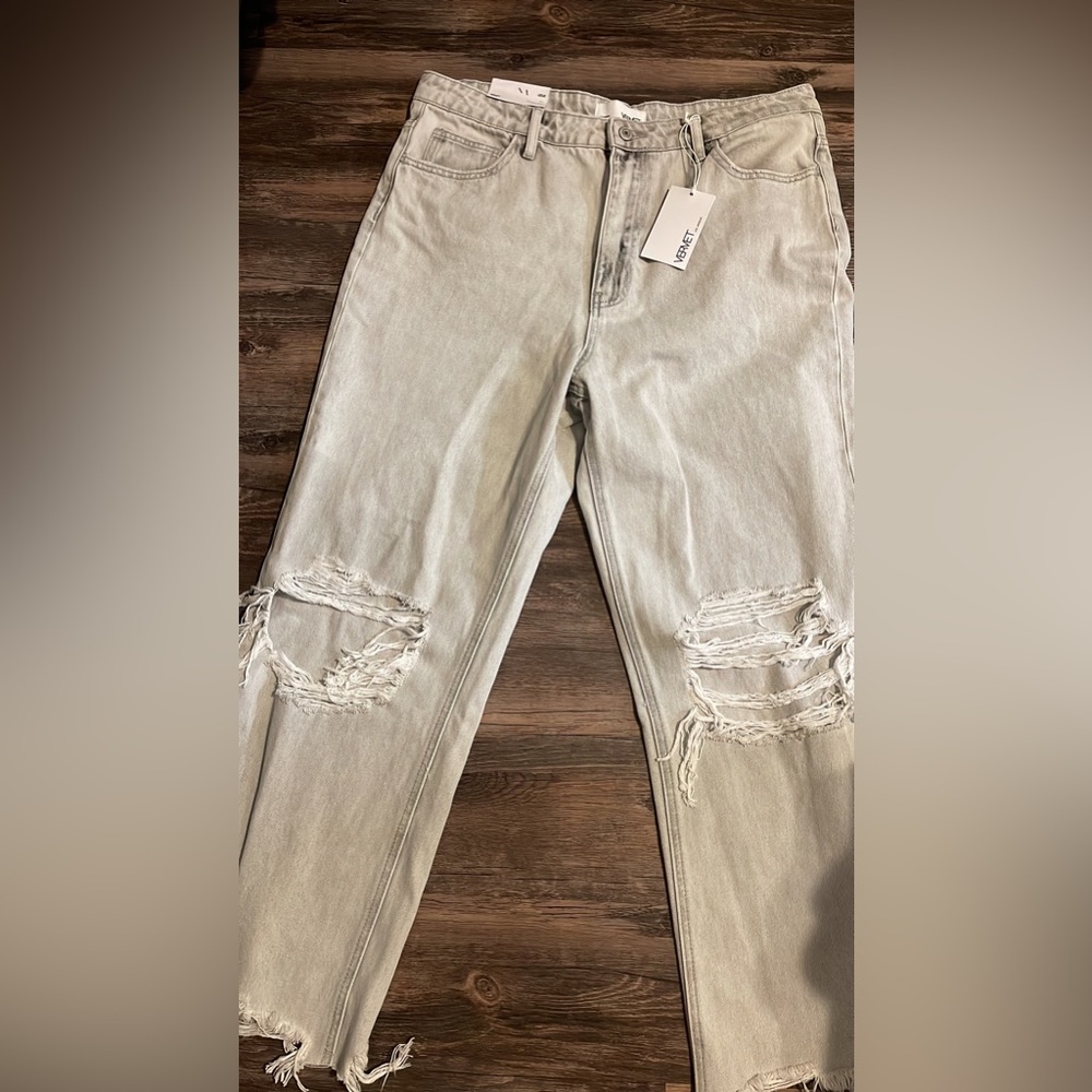 NWT Vervet Cropped flares